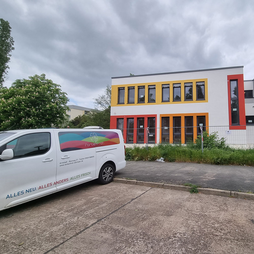 Modernisiertes Gewerbegebäude von Farbenfroh Raumgestaltung.
