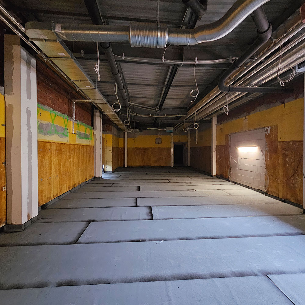 Gewerbefläche im Ausbau durch Farbenfroh Raumgestaltung.
